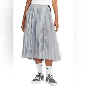 $500 Nike x Sacai Pleated Skirt CV5713 100 White Women's Medium (damaged,read)